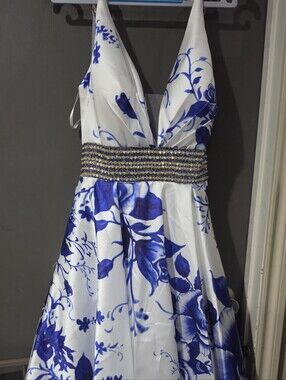 NWT Dave & Johnny White and Blue Floral Prom Dress with Beaded Waist